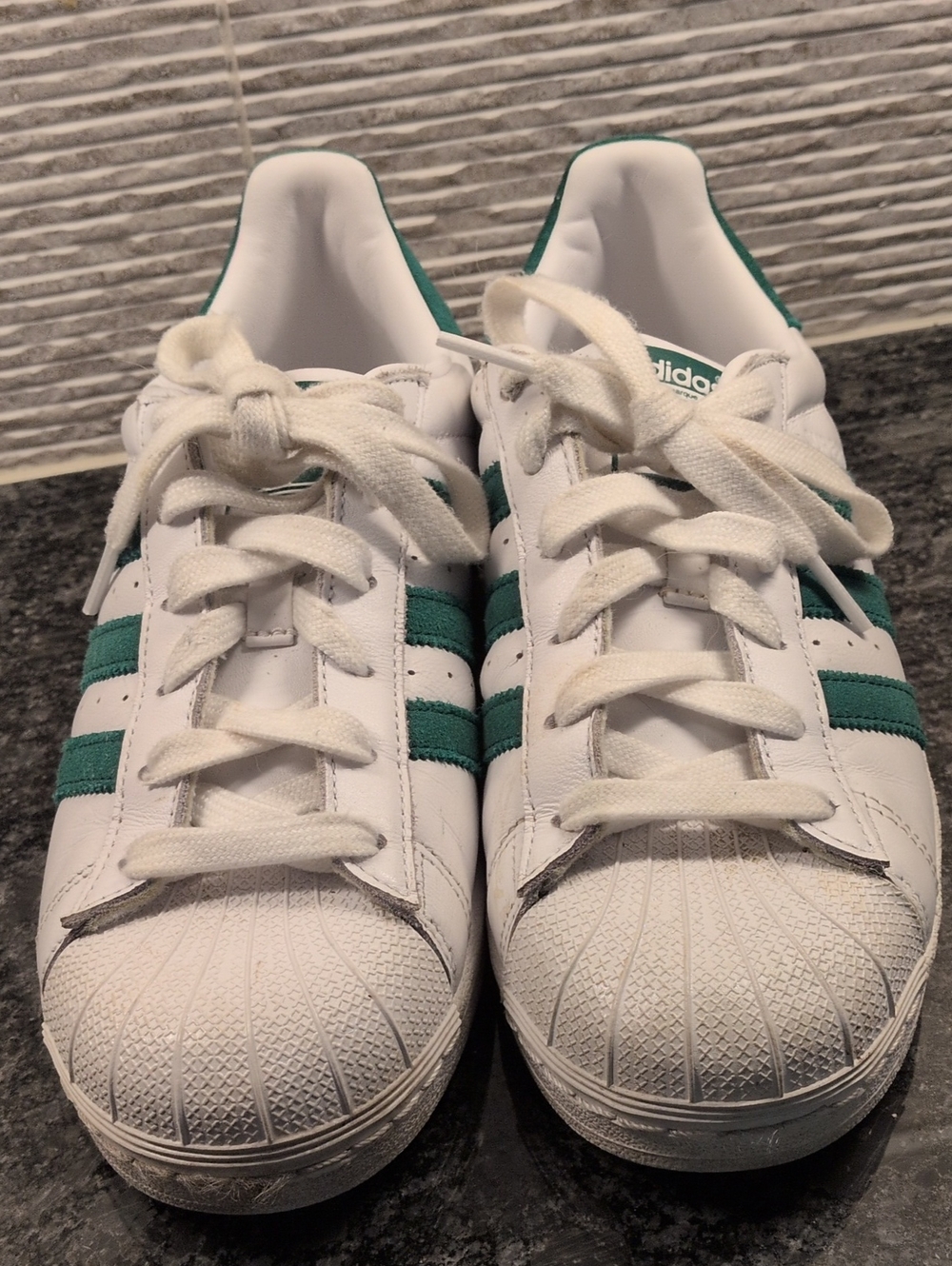 Men's Sz. 7 Shell Toe Adidas White Sneakers with Green Three-Stripes